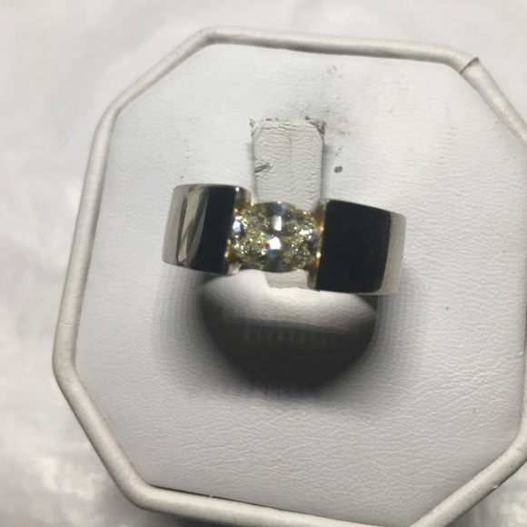 Jewelry - 14K gold diamonds solitaire ring